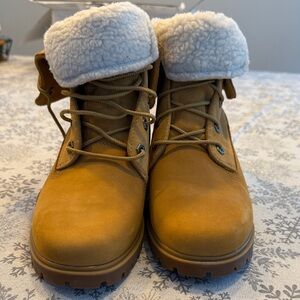 Timberland Brown Winter Boots with Cream Fur